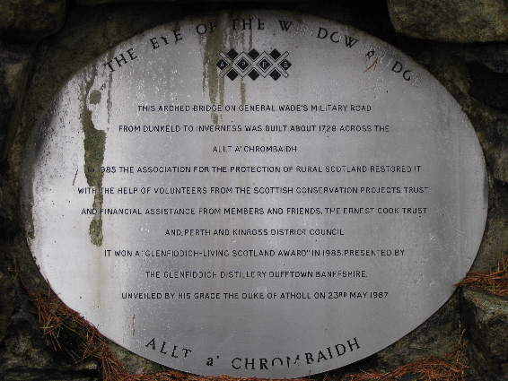 Plaque at Drochaid na h-Uinneige
